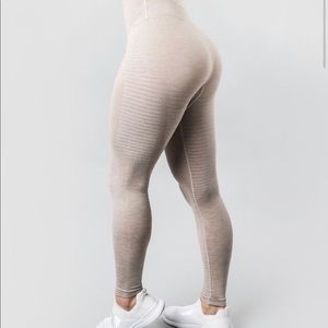 Alphalete halo leggings in nude